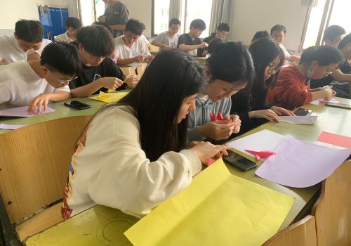 日韩精品亚洲电影天堂